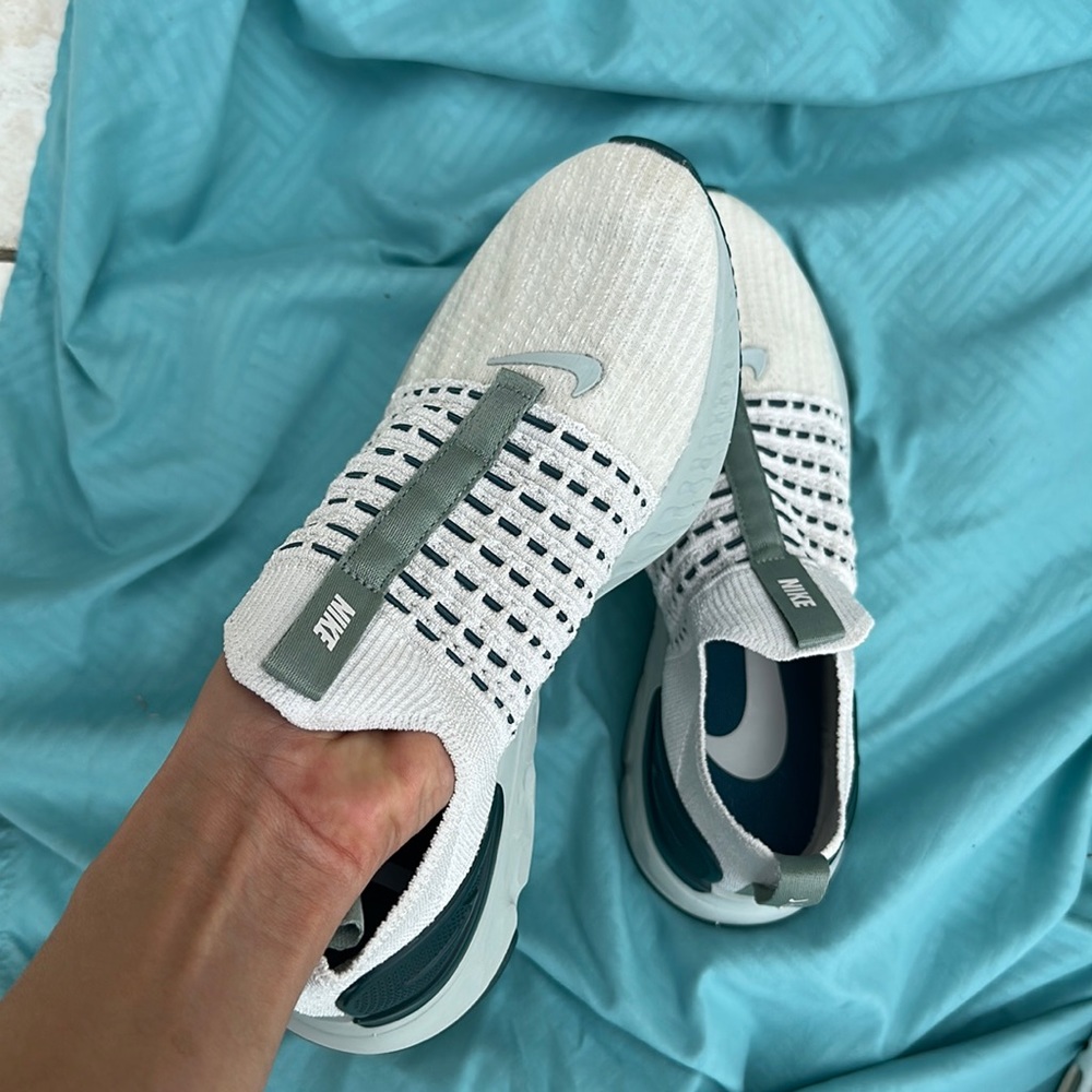 Authentic Nike Running worn 1 time. Fit 7 & 8